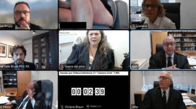 Sessão on-line do TJ é suspensa após homem aparecer sentado na privada, no Rio Grande do Sul