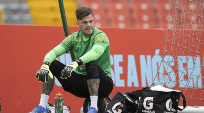 Lesão na coxa tira o goleiro Ederson dos amistosos da Seleção Brasileira