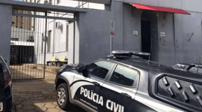 Idoso é indiciado por estupro e importunação contra massagista, em MG