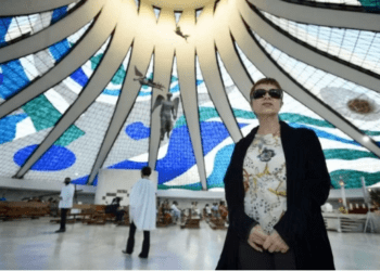 Missa do sétimo dia de Marianne Peretti é marcada por emoção na Catedral