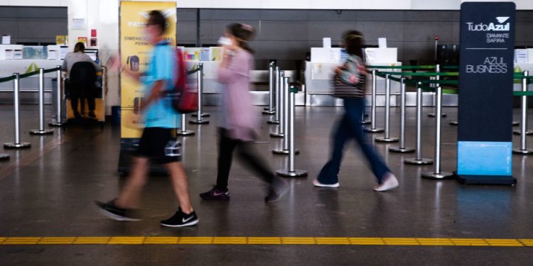 Covid-19: Brasil registra 21.432 novos casos e 92 mortes