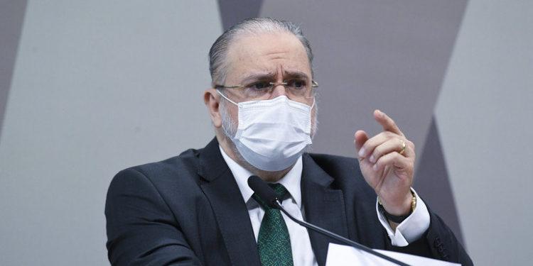 Aras arquiva notícia-crime de Bolsonaro contra Moraes