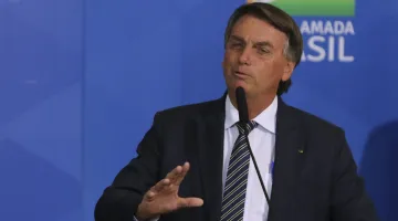 Bolsonaro diz que Sachsida tem carta branca para mexer na Petrobras