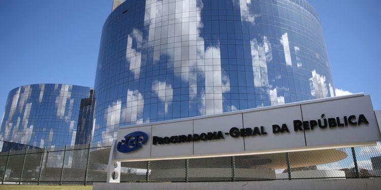 PGR defende legalidade do perdão da pena de Daniel Silveira