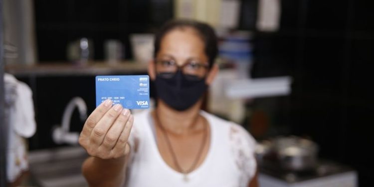 Após alta da inflação, GDF amplia concessão do Prato Cheio