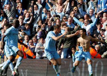 City inaugura estátua de Aguero no 10º aniversário de gol decisivo