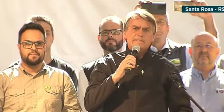 Presidente visita Fenasoja no interior gaúcho