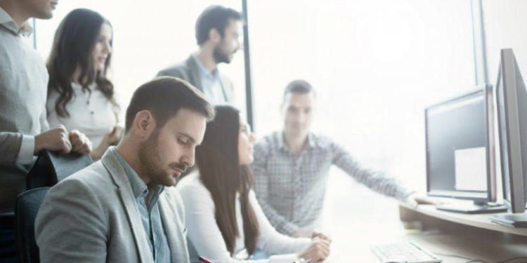 Empresas ampliam seu papel na capacitação de profissionais da área de tecnologia