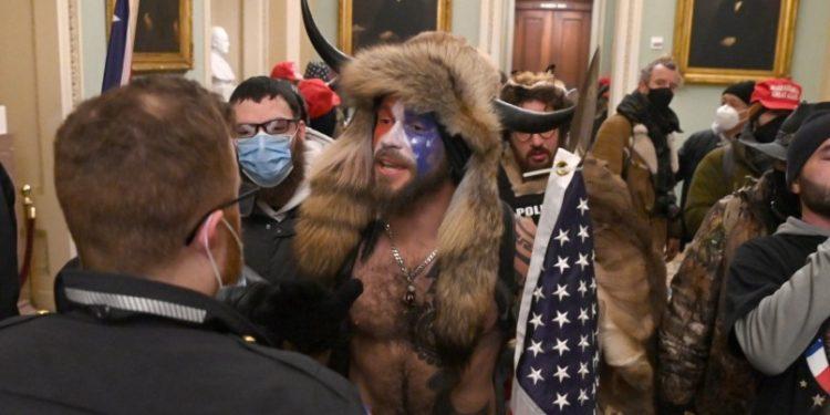 Invasão ao Capitólio foi tentativa de golpe e teve Trump como líder, afirma comissão