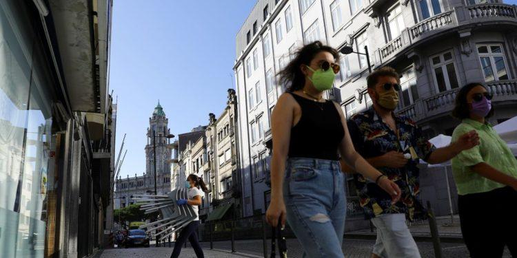 Subvariante da Ômicron causa surto de covid-19 em Portugal