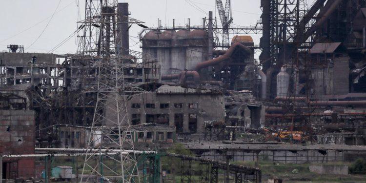 Rússia devolve corpos de 210 soldados ucranianos para Kiev