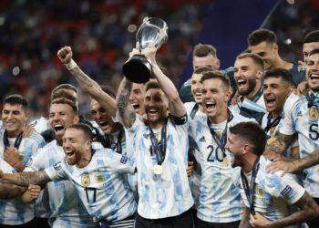 Argentina supera Itália e conquista a Finalíssima