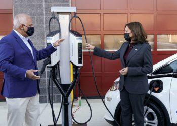 EUA propõem padrão de projeto para recarregamento de veículo elétrico