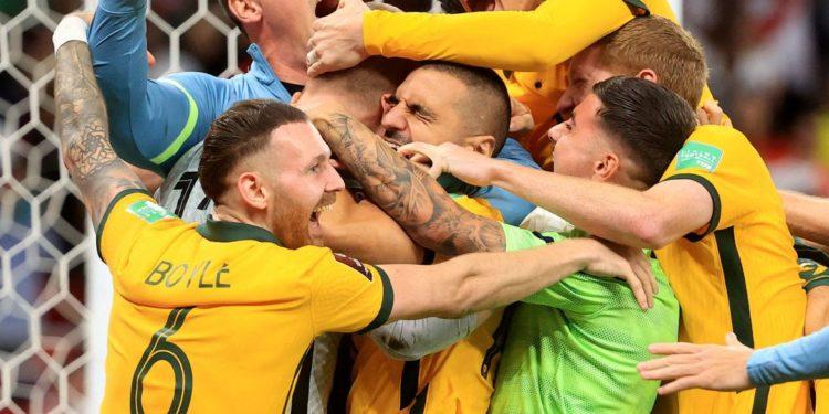 Austrália vence Peru nos pênaltis e se classifica à Copa do Mundo