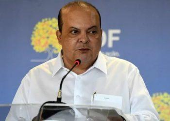 Taxa de transmissão da covid-19 está altíssima no DF, alerta Ibaneis