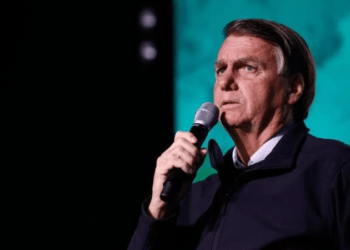 Teto do ICMS: Bolsonaro indica que redução dos combustíveis será “imediata”