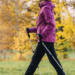 O que é a caminhada nórdica e como fazer o exercício?