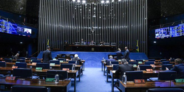Senado aprova projeto que limita ICMS dos combustíveis