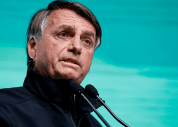 BOLSONARO VETA VOLTA DO DESPACHO GRATUITO DE BAGAGENS EM VOOS