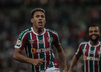 Fluminense bate Avaí e dá salto na classificação do Brasileiro