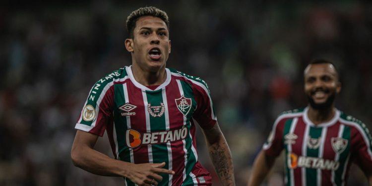 Fluminense bate Avaí e dá salto na classificação do Brasileiro