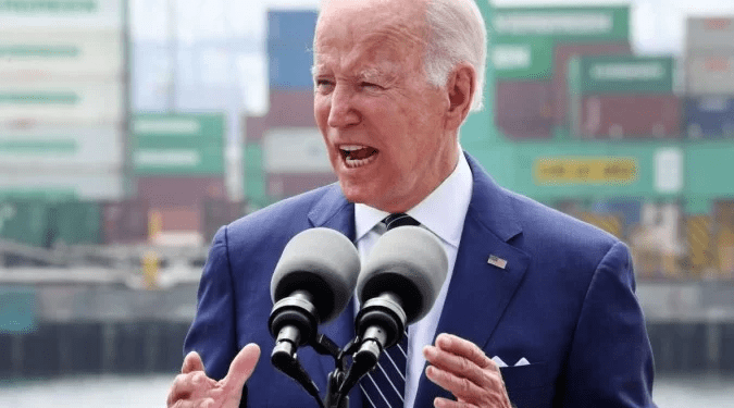 Biden afirma que ‘forças’ por trás da invasão do Capitólio continuam ‘ativas’