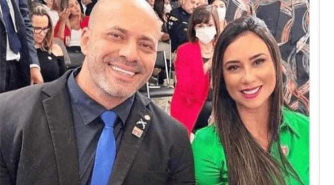 “Inaceitável”, diz mulher de Silveira após bens bloqueados por Moraes