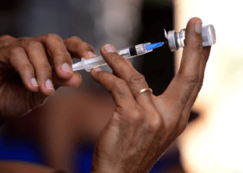 Covid-19, gripe e sarampo: saiba onde se vacinar no DF nesta segunda