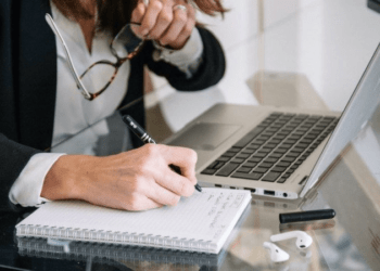 Os funcionários que terão semana de 4 dias com salário integral