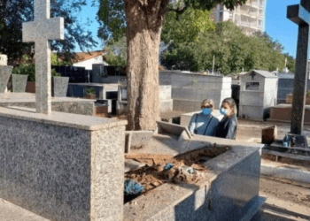 Corpo de coronel do Exército é furtado de cemitério em Minas