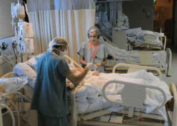 Ibaneis reconhece lotação de UTIs pediátricas, mas garante serviço da Saúde