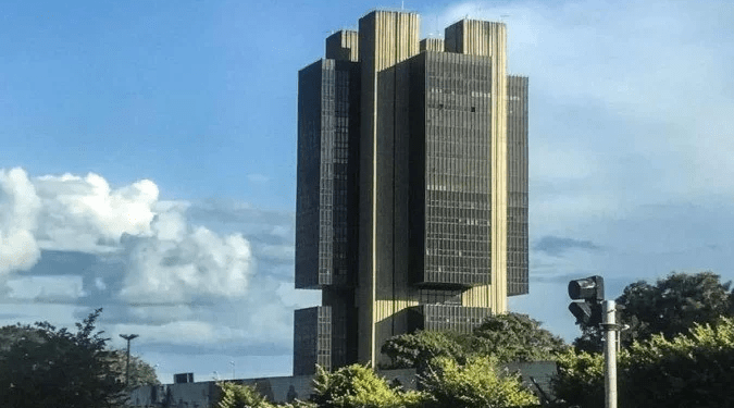 Banco Central eleva taxa básica de juros para 13,25% ao ano