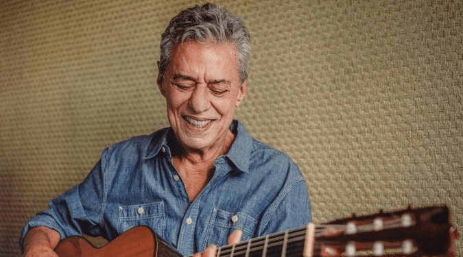 Chico Buarque lança samba e anuncia turnê que passa por Brasília