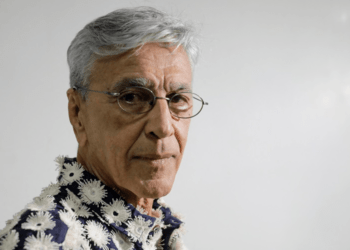 Com a voz da insubmissão, Caetano Veloso apresenta “Meu coco”, em Brasília