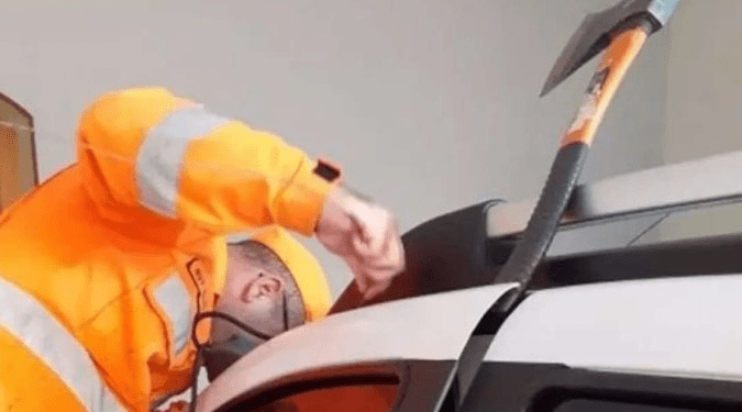 Pai esquece chave dentro do carro e bebê de 11 meses fica preso – MG