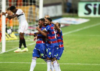 Sob protestos, Fortaleza busca reação contra o América-MG