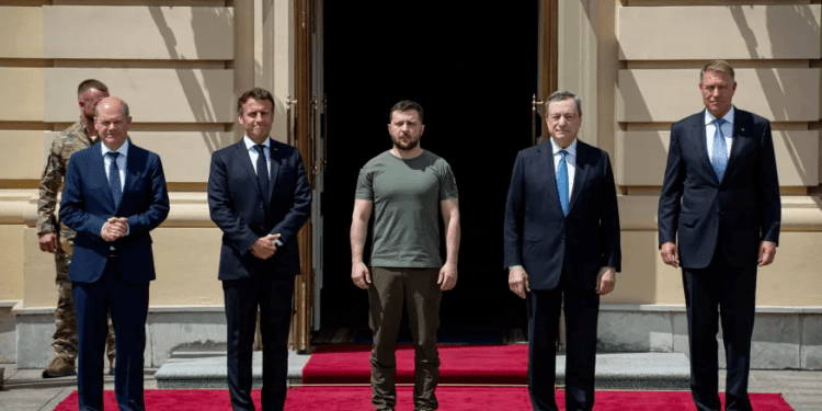 “Vamos reconstruir tudo”, diz primeiro-ministro italiano em visita à Ucrânia