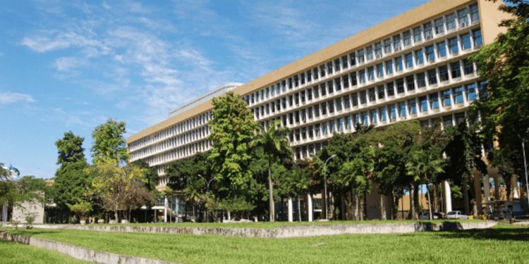 Sem verba, UFRJ fecha campi até agosto, diz reitoria