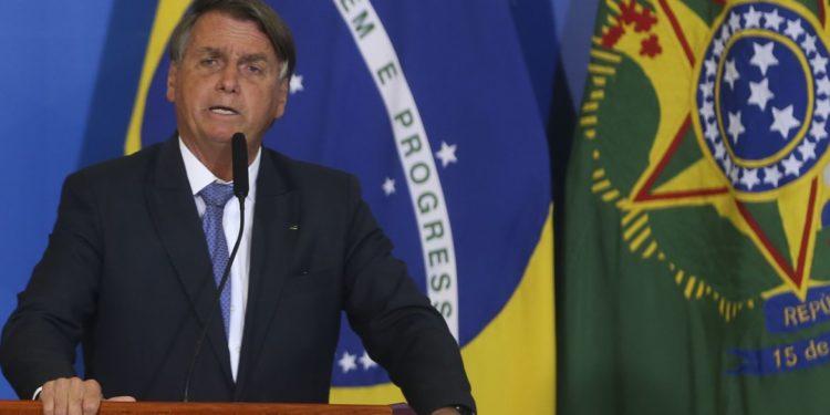 Presidente critica decisão do STF que mantém cassação de deputado