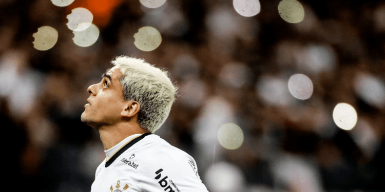 Corinthians controla Goiás, vence por 1 a 0 e iguala pontuação do líder Palmeiras