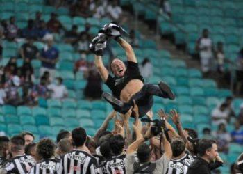 ‘Não’ a Corinthians, Flamengo, Internacional, Fluminense. Cuca não quer trabalhar em 2022. Espera a Seleção em 2023