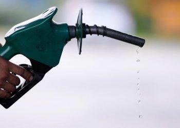 Preço da gasolina já acumula defasagem de 20%, calcula entidade