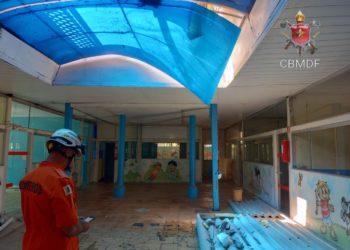 Vídeo: homem fica ferido ao cair de telhado a 4 metros de altura no DF