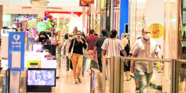 Comércio espera vender R$ 2,49 bi em produtos para o Dia dos Namorados