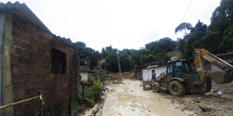 Número de mortos por chuvas em Pernambuco sobe para 120