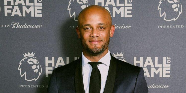 Ídolo do Manchester City, Kompany é apresentado como técnico do Burnley