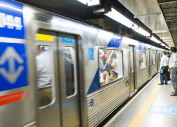 Trem é evacuado em estação de São Paulo após princípio de incêndio