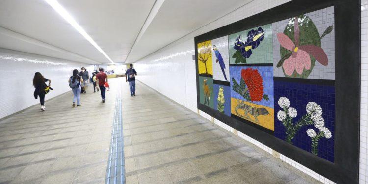 Metrô do DF ganha mosaicos em homenagem aos elementos de Brasília