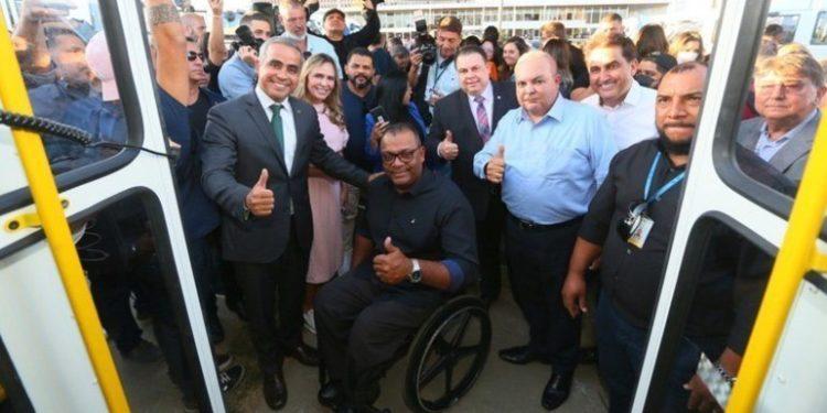 Ministério da Cidadania doa 14 ônibus para assistência social do DF