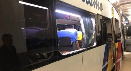Ônibus do Boca é apedrejado antes de partida contra o Corinthians